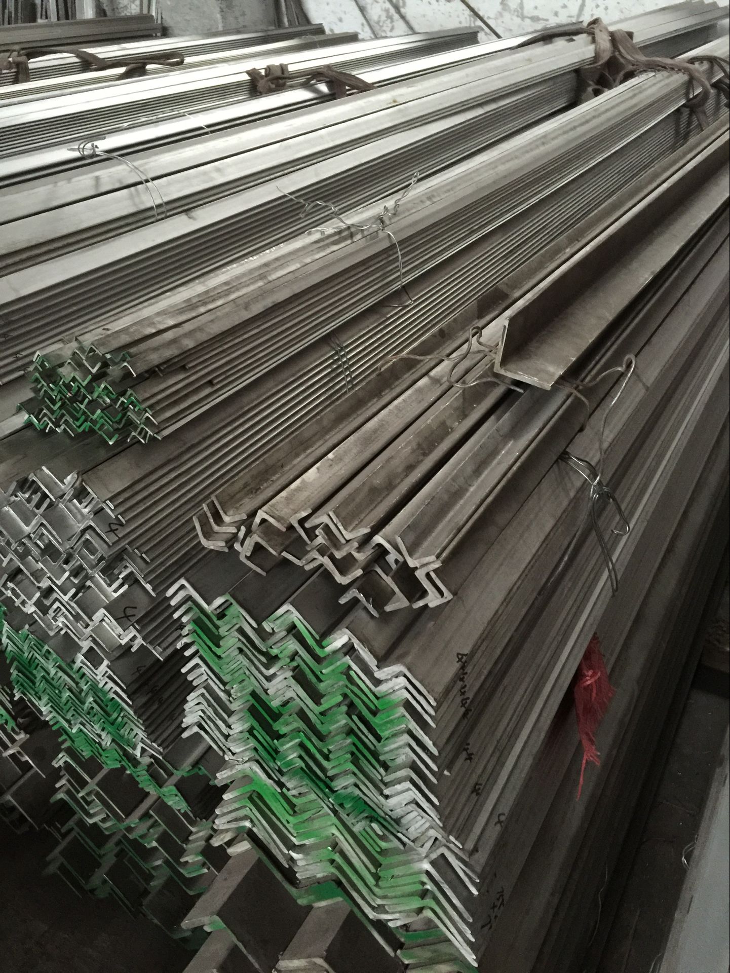 不鏽鋼角（jiǎo）鋼